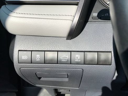 Used 2023 Toyota Camry SE AWD/4WD image 10
