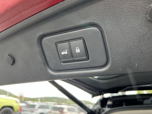 Used 2023 Nissan Pathfinder SL w/ Black Appearance Package AWD/4WD image 8