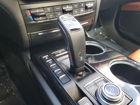 Used 2022 Maserati Ghibli Modena image 23