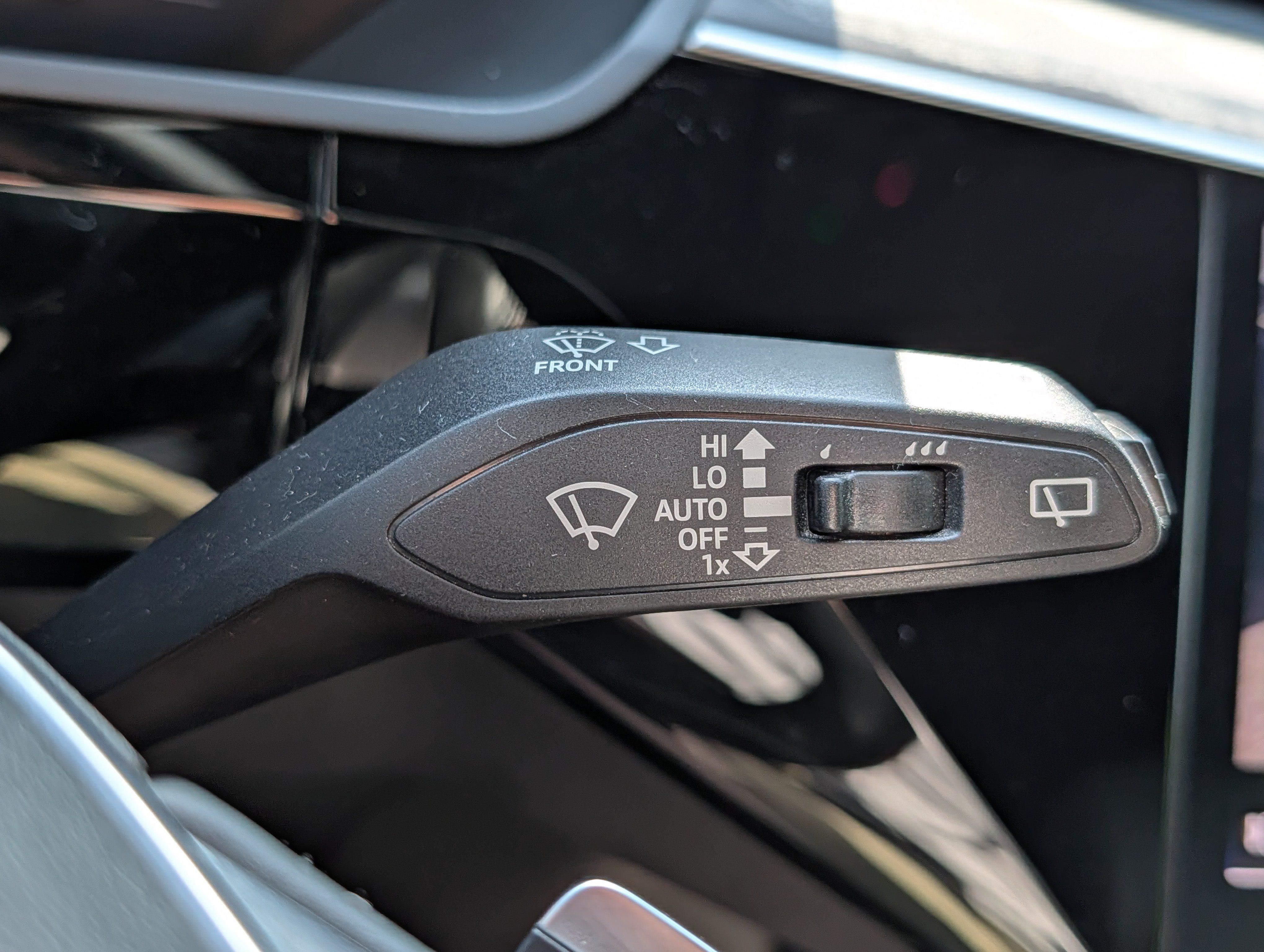 Used 2023 Audi e-tron Premium Plus w/ Premium Plus Package AWD/4WD image 28