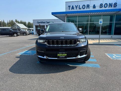 Used 2023 Jeep Grand Cherokee L Limited w/ Luxury Tech Group II image 2