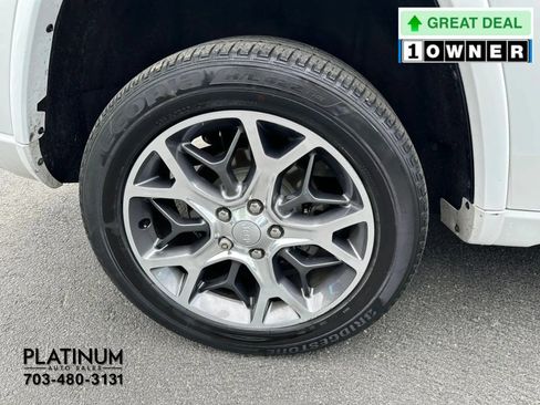 Used 2019 Jeep Grand Cherokee Overland AWD/4WD image 23