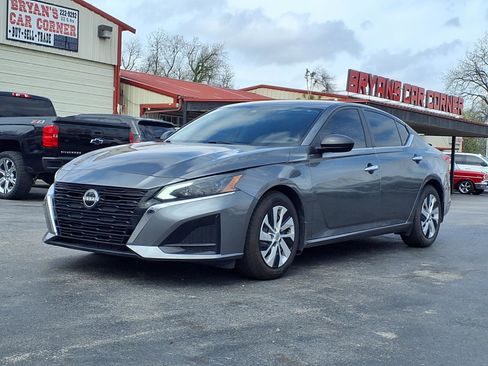 Used 2024 Nissan Altima 2.5 S image 1