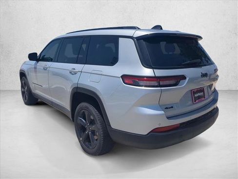 New 2025 Jeep Grand Cherokee L Limited w/ Black Appearance Package AWD/4WD image 9