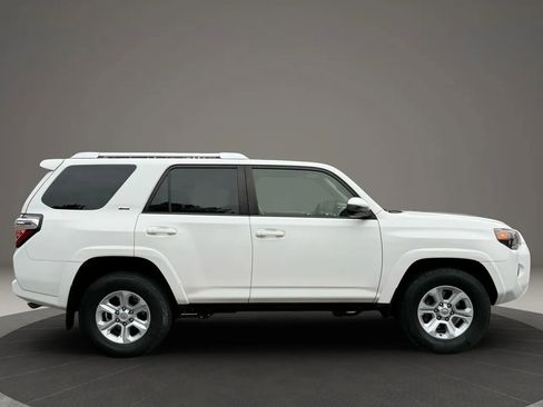 Used 2017 Toyota 4Runner SR5 image 10