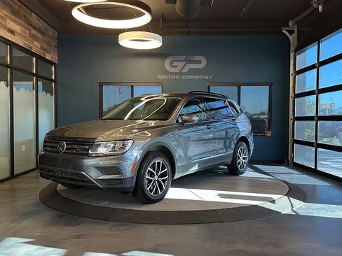 Used 2021 Volkswagen Tiguan SE w/ Panoramic Sunroof Package AWD/4WD image 7