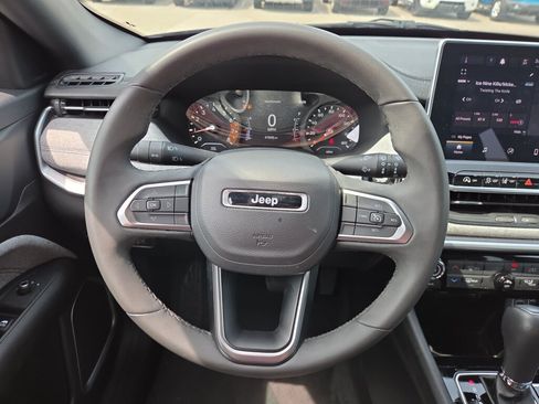Used 2024 Jeep Compass Latitude AWD/4WD image 18