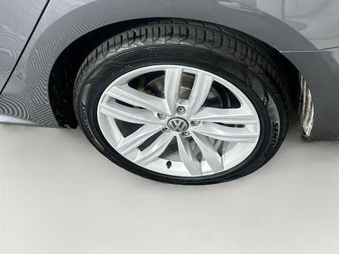 Used 2019 Volkswagen Passat 2.0T Wolfsburg FWD image 11