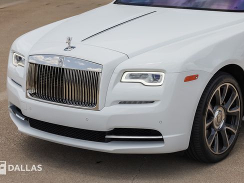 Used 2019 Rolls-Royce Wraith RWD image 6