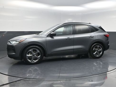 Used 2025 Ford Escape ST-Line image 3