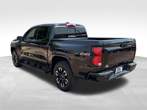 Used 2024 Chevrolet Colorado Z71 w/ Z71 Convenience Package 2 AWD/4WD image 9