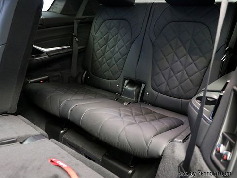 Used 2026 BMW X7 xDrive40i w/ M Sport Package image 13