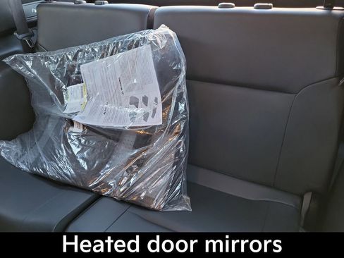 Used 2024 Mitsubishi Outlander SE image 14