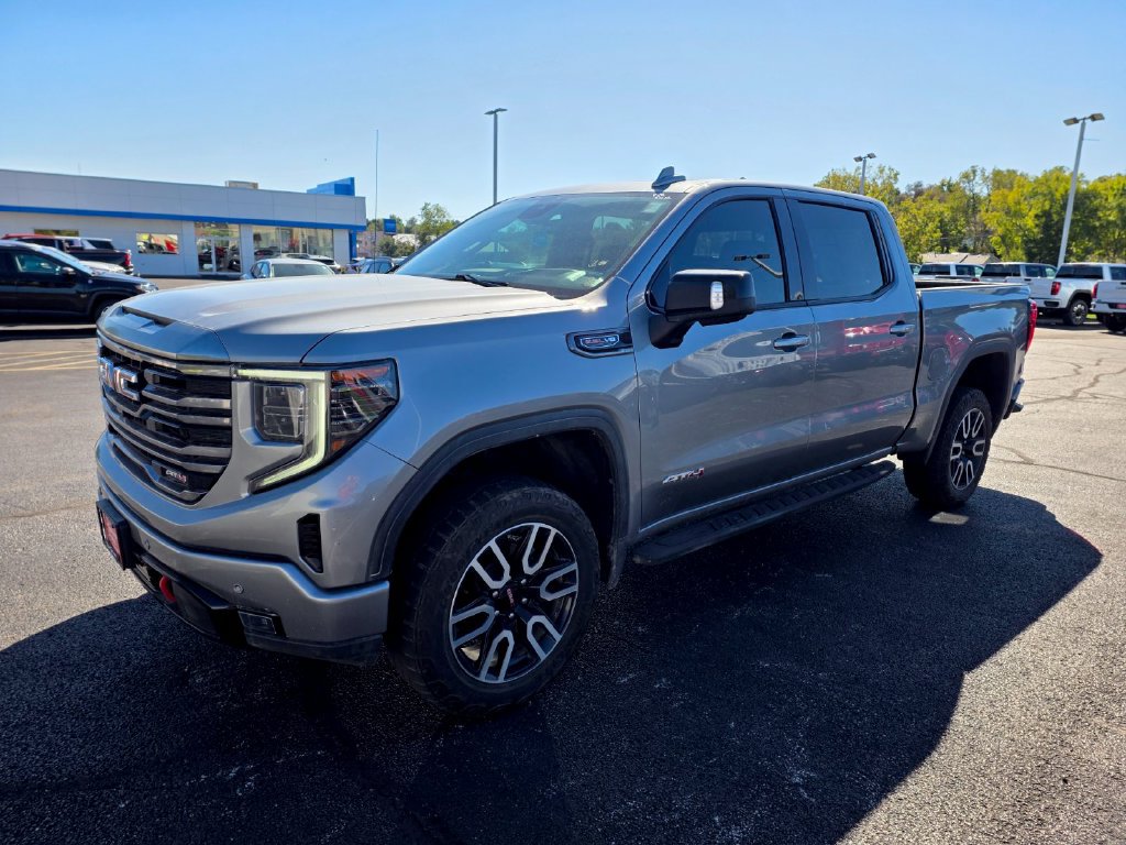 Used 2024 GMC Sierra 1500 AT4 w/ Technology Package AWD/4WD image 4