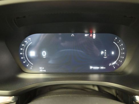 Used 2025 Volvo V60 B5 Cross Country Plus AWD/4WD image 9