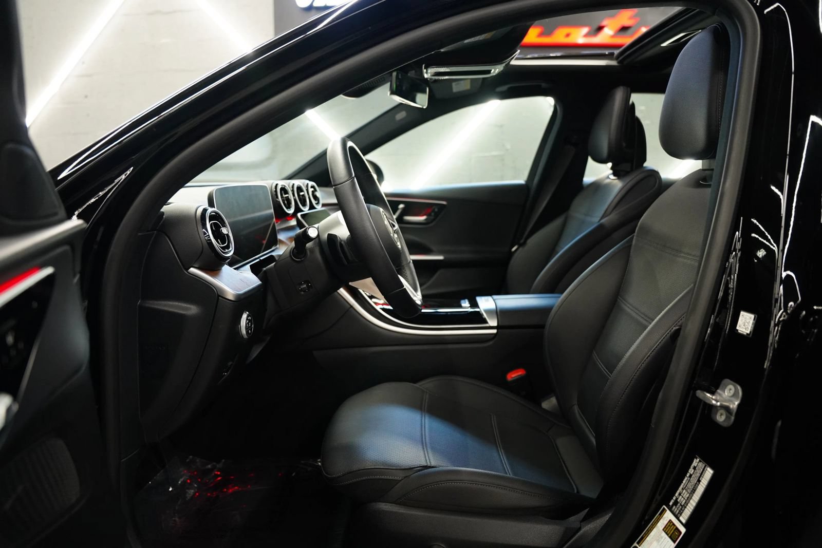 Used 2024 Mercedes-Benz C 300 4MATIC Sedan image 14