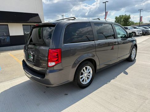 Used 2020 Dodge Grand Caravan SXT FWD image 17