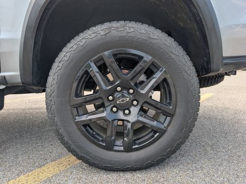 Used 2025 Chevrolet Colorado Trail Boss AWD/4WD image 32