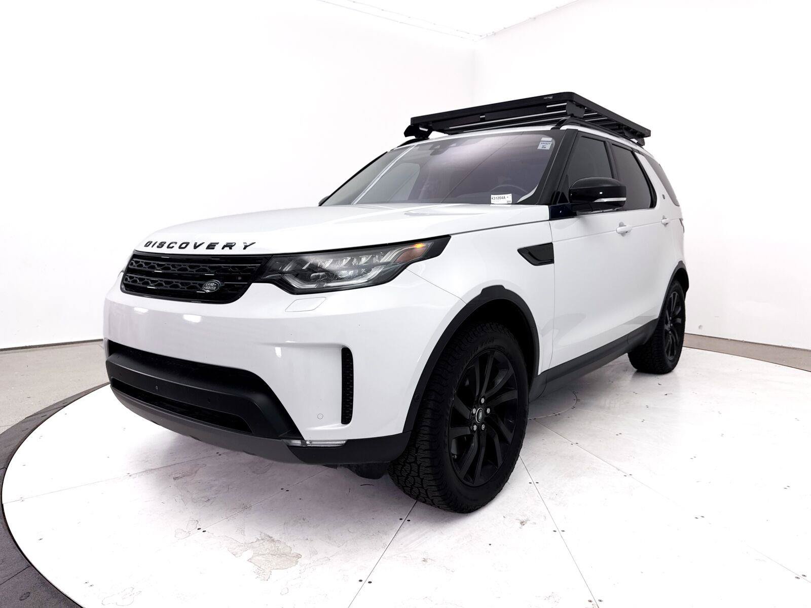 Used 2018 Land Rover Discovery HSE AWD/4WD image 3