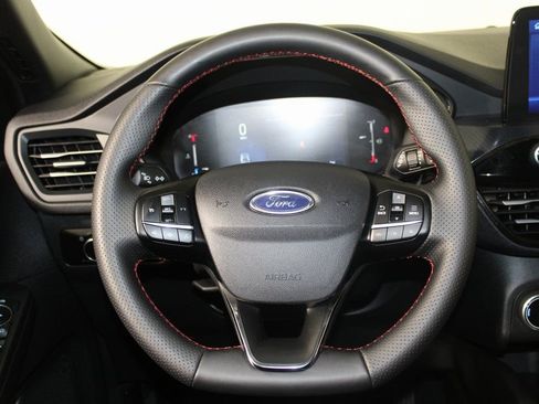 Certified 2025 Ford Escape ST-Line image 17