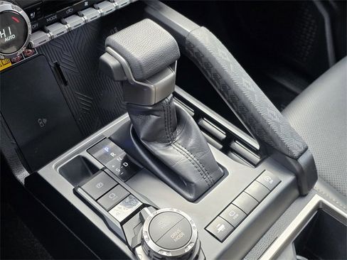 Used 2025 Toyota Tacoma Limited image 16