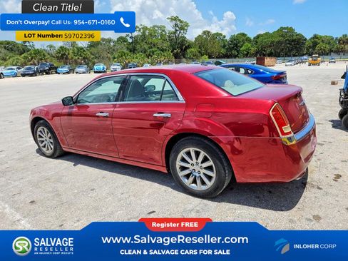 Used 2011 Chrysler 300 Limited RWD image 3
