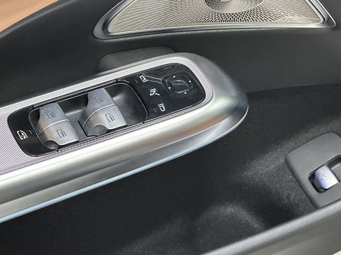 New 2026 Mercedes-Benz E 350 4MATIC Sedan image 11