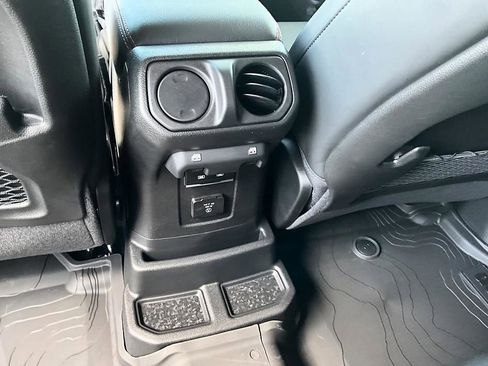 New 2026 Jeep Wrangler Unlimited Rubicon AWD/4WD image 28