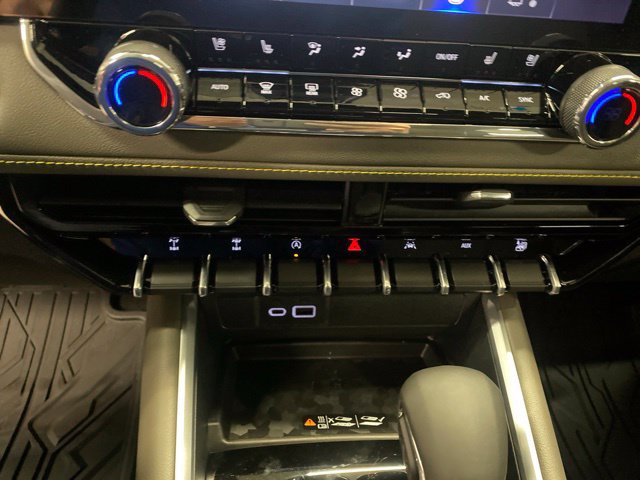New 2026 Chevrolet Colorado ZR2 w/ Technology Package AWD/4WD image 21