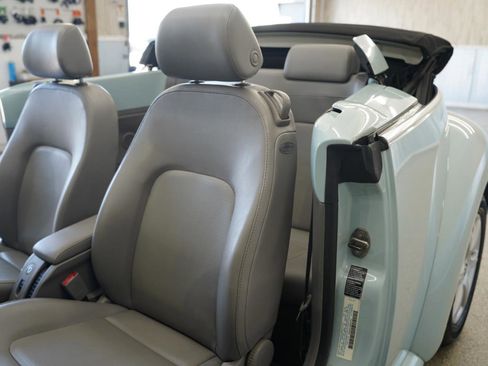 Used 2004 Volkswagen Beetle GLS FWD image 34