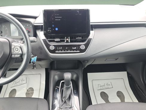 Used 2025 Toyota Corolla LE FWD image 12