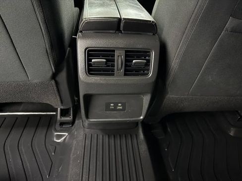 Used 2021 Nissan Rogue SV FWD image 32