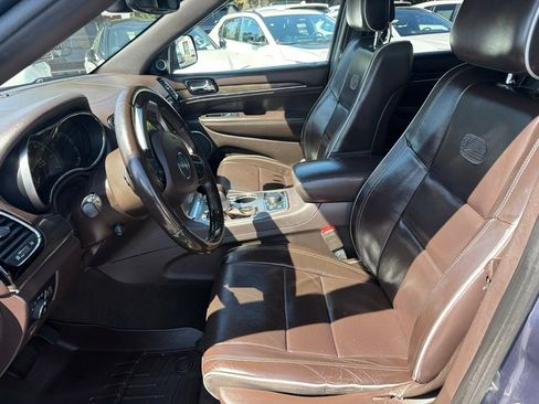 Used 2019 Jeep Grand Cherokee Overland AWD/4WD image 21