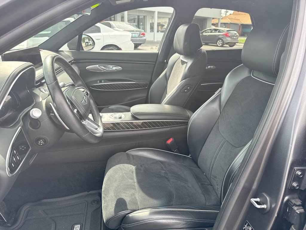 Used 2022 Genesis GV70 3.5T Sport w/ Sport Prestige Package AWD/4WD image 22