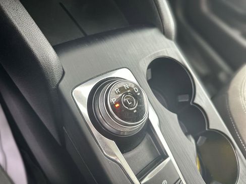 Used 2021 Ford Escape SE w/ SE Sport Appearance Package image 22