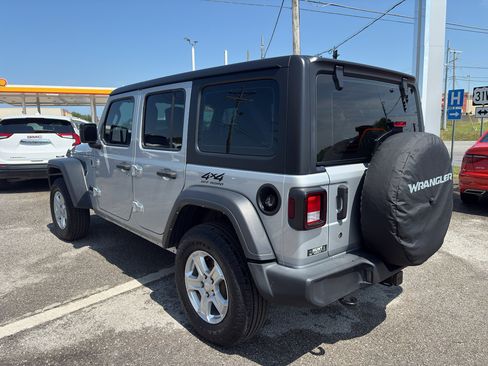 Used 2024 Jeep Wrangler Unlimited Sport AWD/4WD image 7