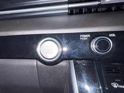 Used 2022 Kia Carnival SX FWD image 38