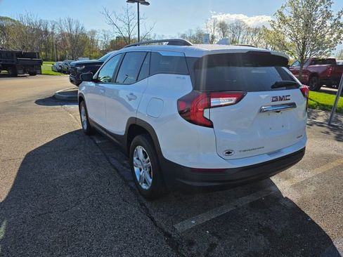 Used 2022 GMC Terrain SLE w/ Driver Convenience Package AWD/4WD image 2