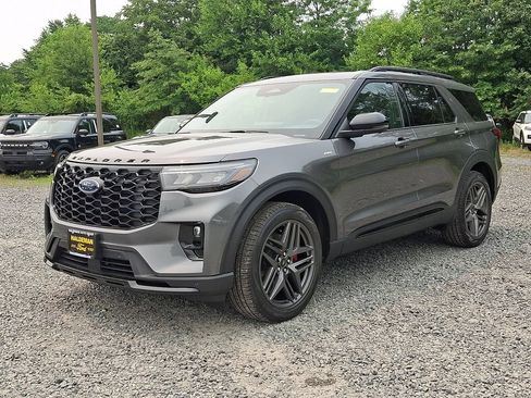 New 2026 Ford Explorer ST-Line w/ ST-Line Street Pack AWD/4WD image 3