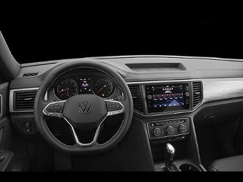 Used 2020 Volkswagen Atlas Cross Sport SE w/ Towing Package image 13