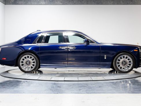 Used 2021 Rolls-Royce Phantom Sedan RWD image 21
