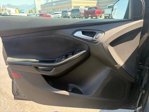 Used 2016 Ford Focus ST w/ Equipment Group 402A FWD image 18