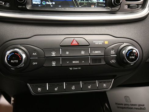 Used 2017 Kia Sorento SX image 17
