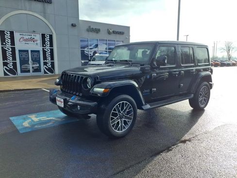 Used 2023 Jeep Wrangler Unlimited Sahara AWD/4WD image 2