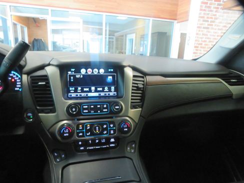 Used 2019 GMC Yukon XL Denali AWD/4WD image 43