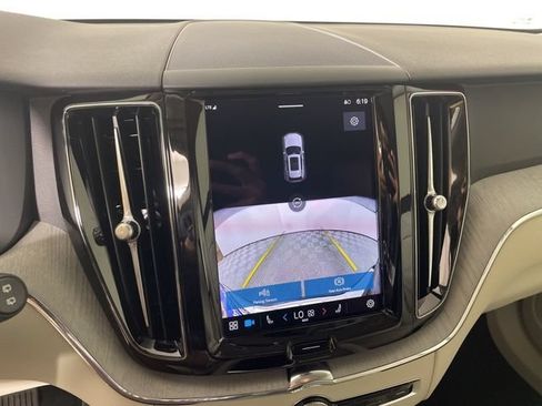 Certified 2025 Volvo XC60 T8 Plus w/ Protection Package Premier AWD/4WD image 4
