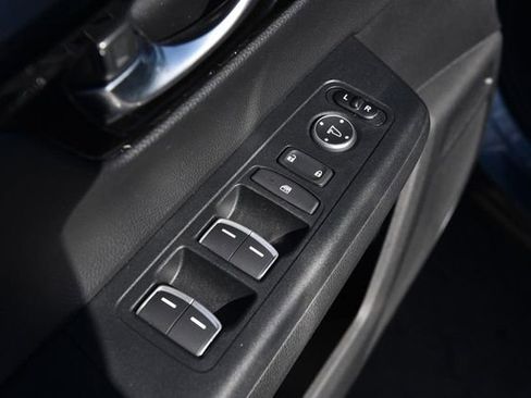 Used 2025 Honda CR-V EX-L image 8