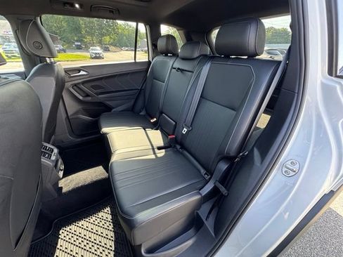 Certified 2023 Volkswagen Tiguan SE R-Line AWD/4WD image 12