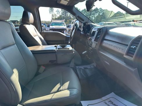 Used 2017 Ford F550 2WD Crew Cab Super Duty image 12