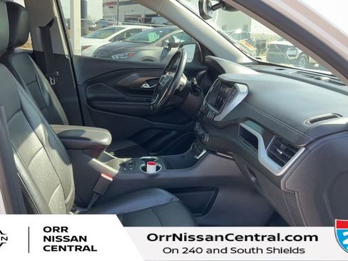 Used 2022 GMC Terrain SLT image 11